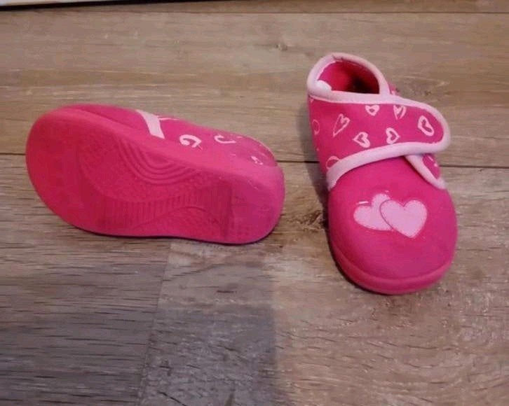 Roze kinderpantoffels maat 23 met harde zool, Meisje, Overige typen, Ophalen of Verzenden, Zo goed als nieuw