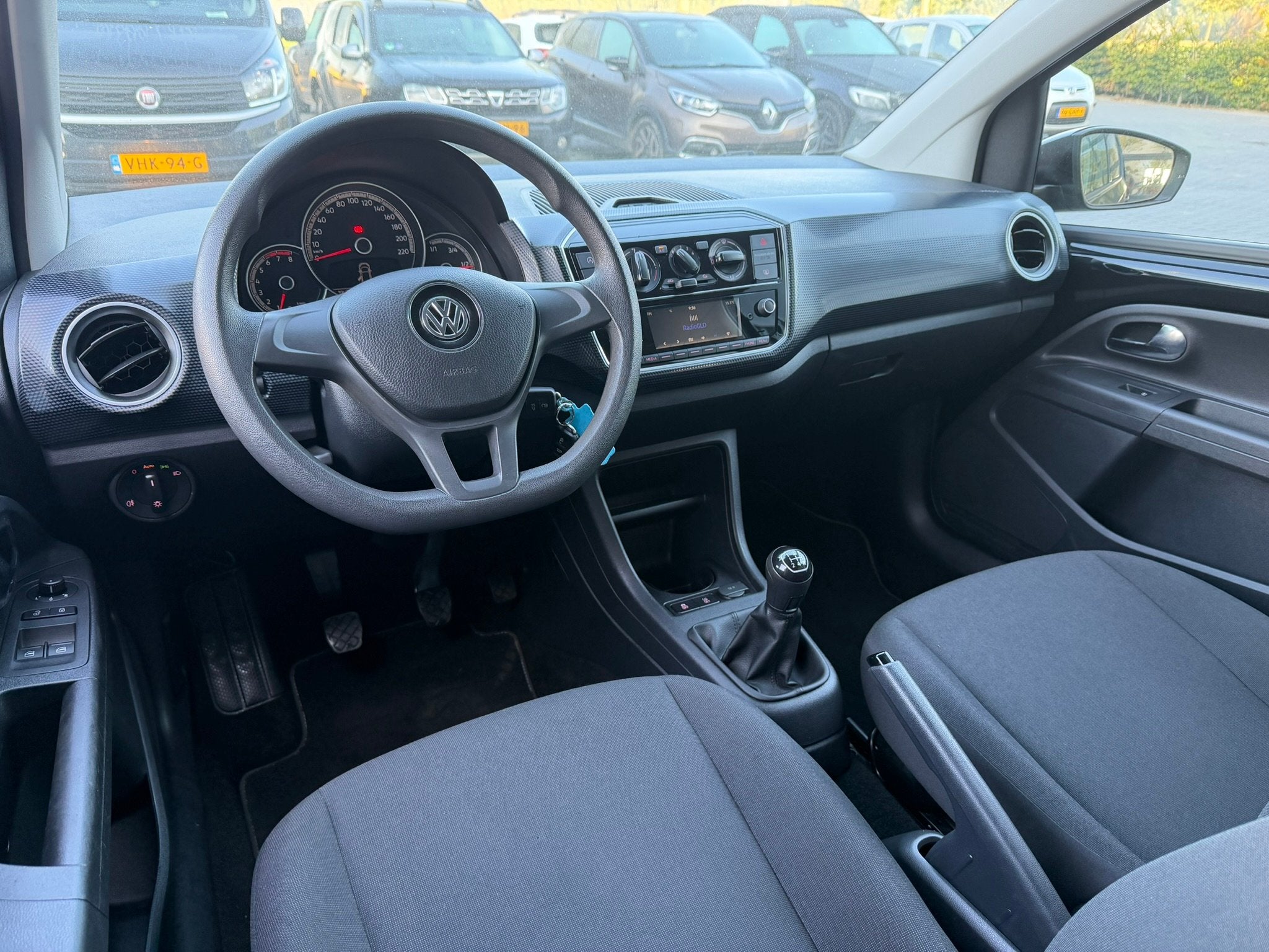 Volkswagen up! 1.0 Drs / Airco (bj 2017), Auto's, Keurmerk '100% Onderhouden', Gebruikt, Up!, 4 stoelen