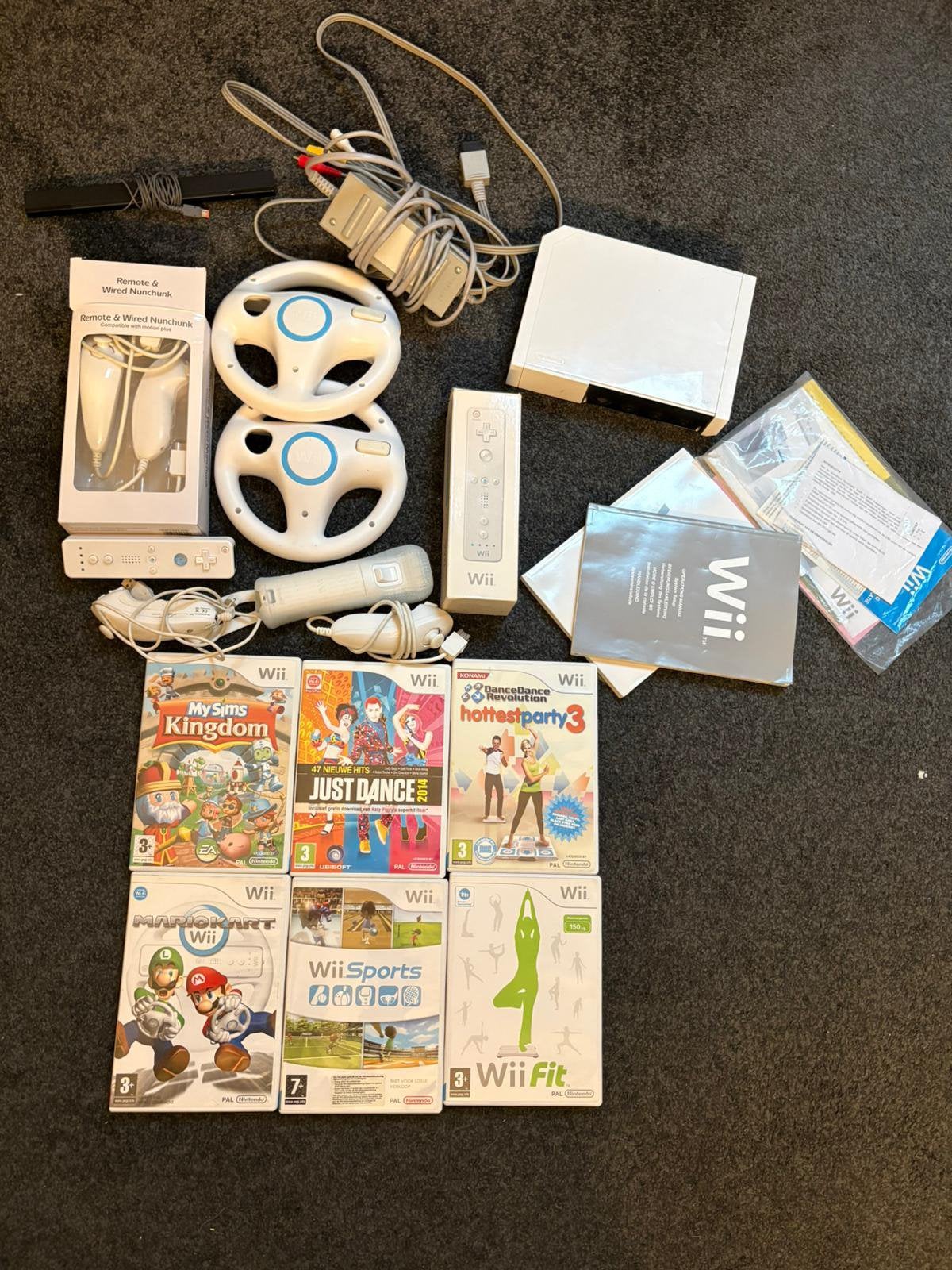 Complete Nintendo Wii set + mariokart/Wii sport, Ophalen of Verzenden, Zo goed als nieuw, Met games