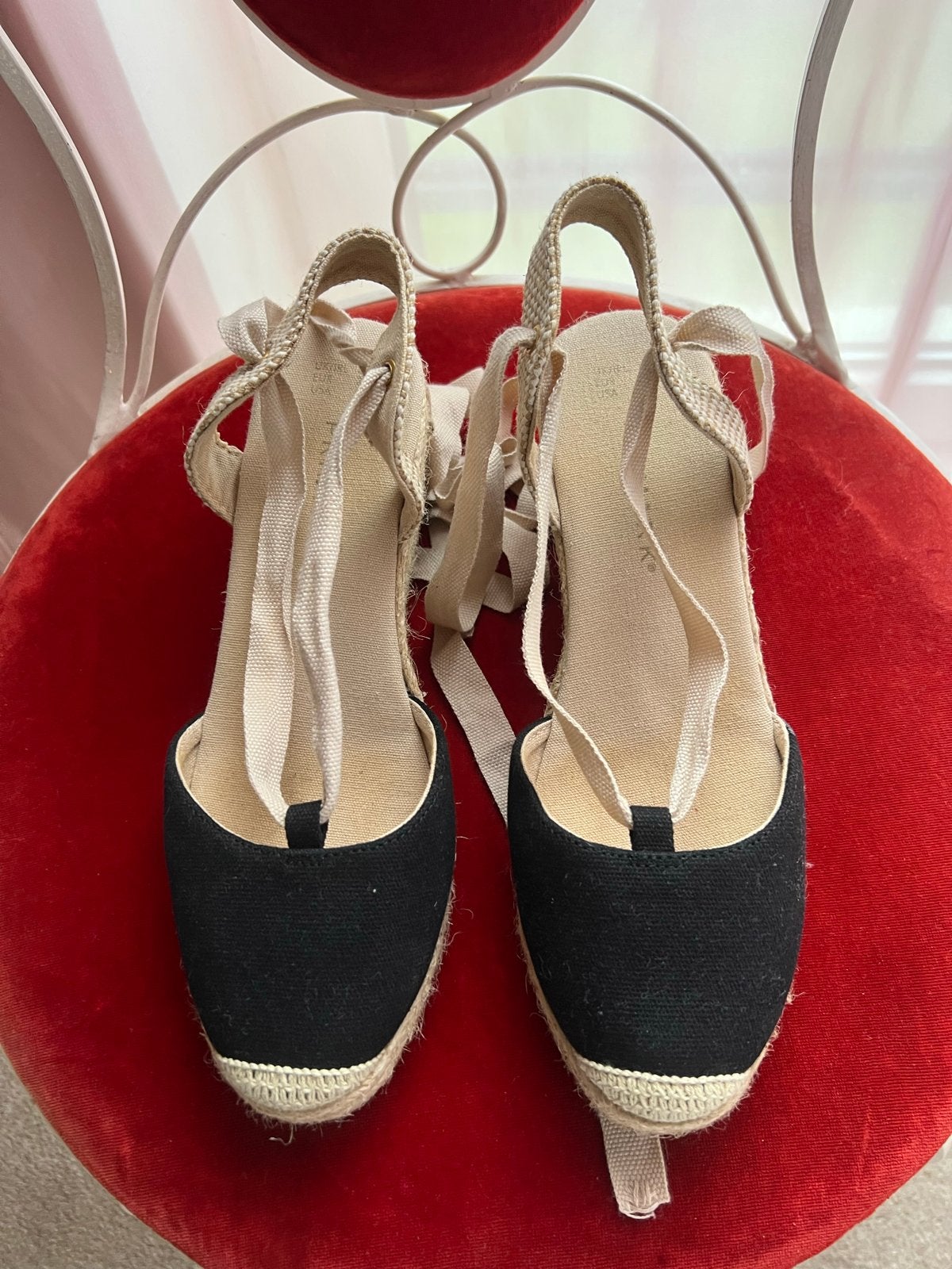 Zwart/beige espadrilles met plateau hak en strikbanden - Mt, Ophalen of Verzenden, Zo goed als nieuw, Zwart, Espadrilles of Moccasins