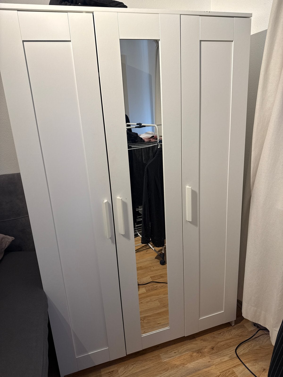 Gratis ophalen: IKEA kledingkast met lichte beschadigingen, Ophalen, Overige materialen, Gebruikt, 100 tot 150 cm