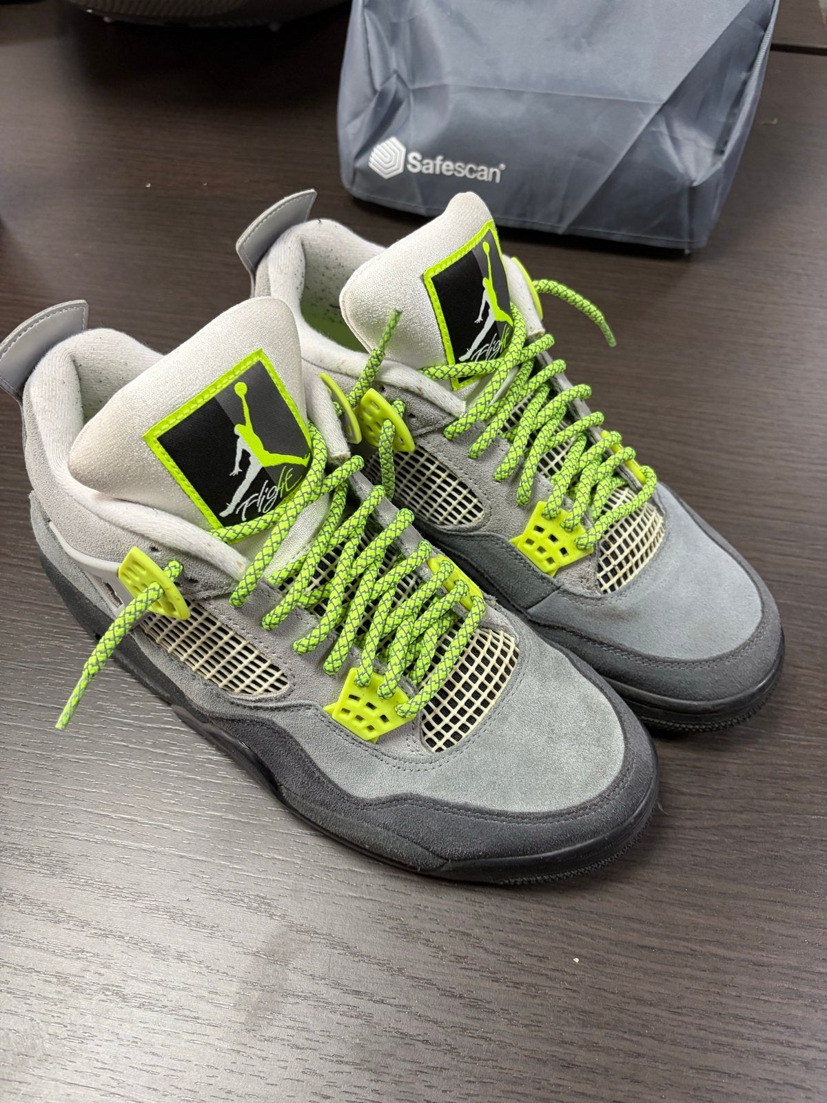 Nike Air Jordan 4 Retro SE Craft 'Photon Dust' - Maat 42.5, Ophalen of Verzenden, Zo goed als nieuw, Overige kleuren, Sneakers of Gympen