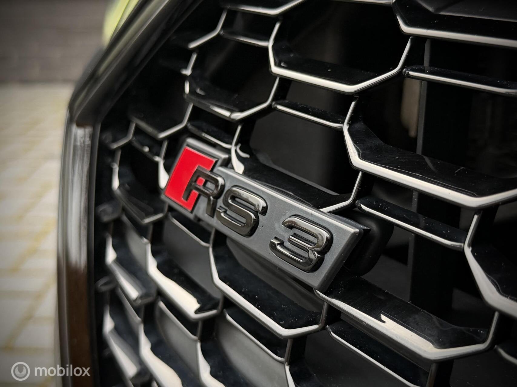 Audi RS3 2.5 TFSI RS3 Quattro|Milltek|pano|carbon|B&O|Vol!, Automaat, Gebruikt, RS3, Met garantie (alle)