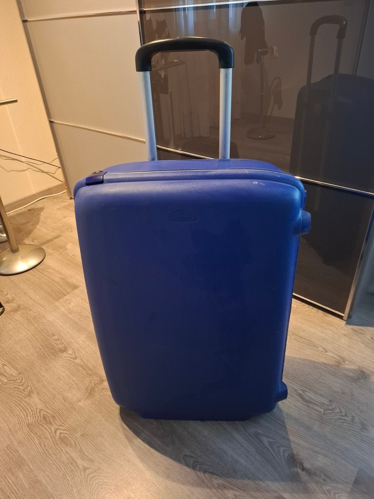 Heel mooi Samsontite reiskoffer blauw, Sieraden, Tassen en Uiterlijk, Koffers, Ophalen, Zo goed als nieuw, Hard kunststof, 70 cm of meer