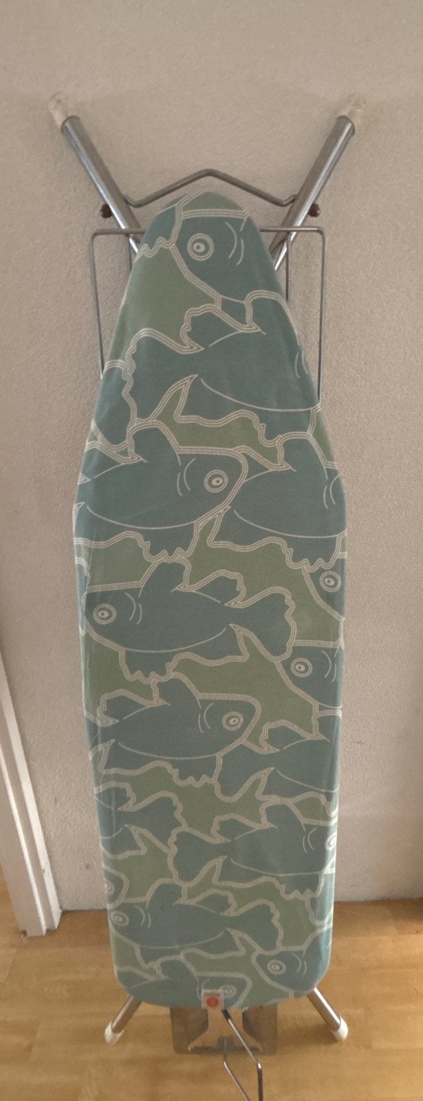 Brabantia Strijkplank met vrolijke vissenprint, Witgoed en Apparatuur, Strijkijzers en Strijkplanken, Ophalen, Gebruikt
