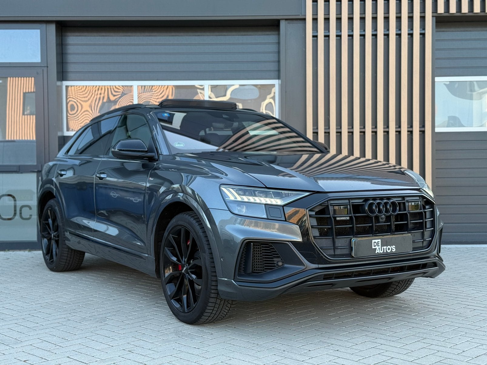 Audi Q8 Quatro 3 x S-LINE / SCHAALSTOELEN / PANO / DSG / VOL, Auto's, Audi, Automaat, 2995 cc, 340 pk, Bedrijf