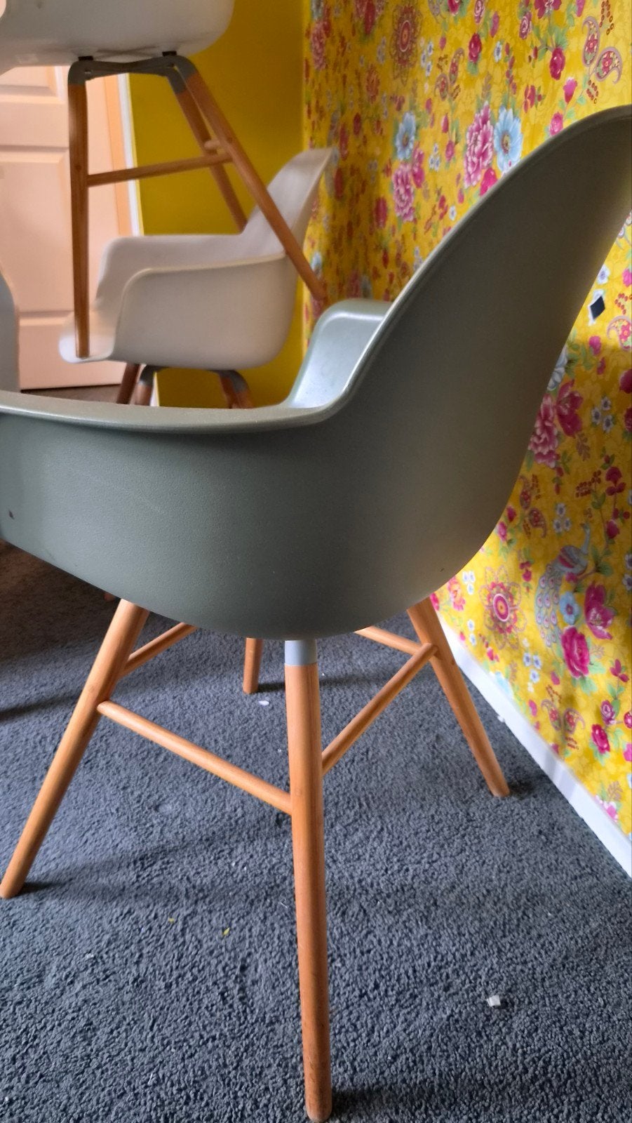 Stijlvolle Kuipstoelen Eetkamer - Wit en Groen, Huis en Inrichting, Hout, Gebruikt, Twee, Modern, Scandinavisch