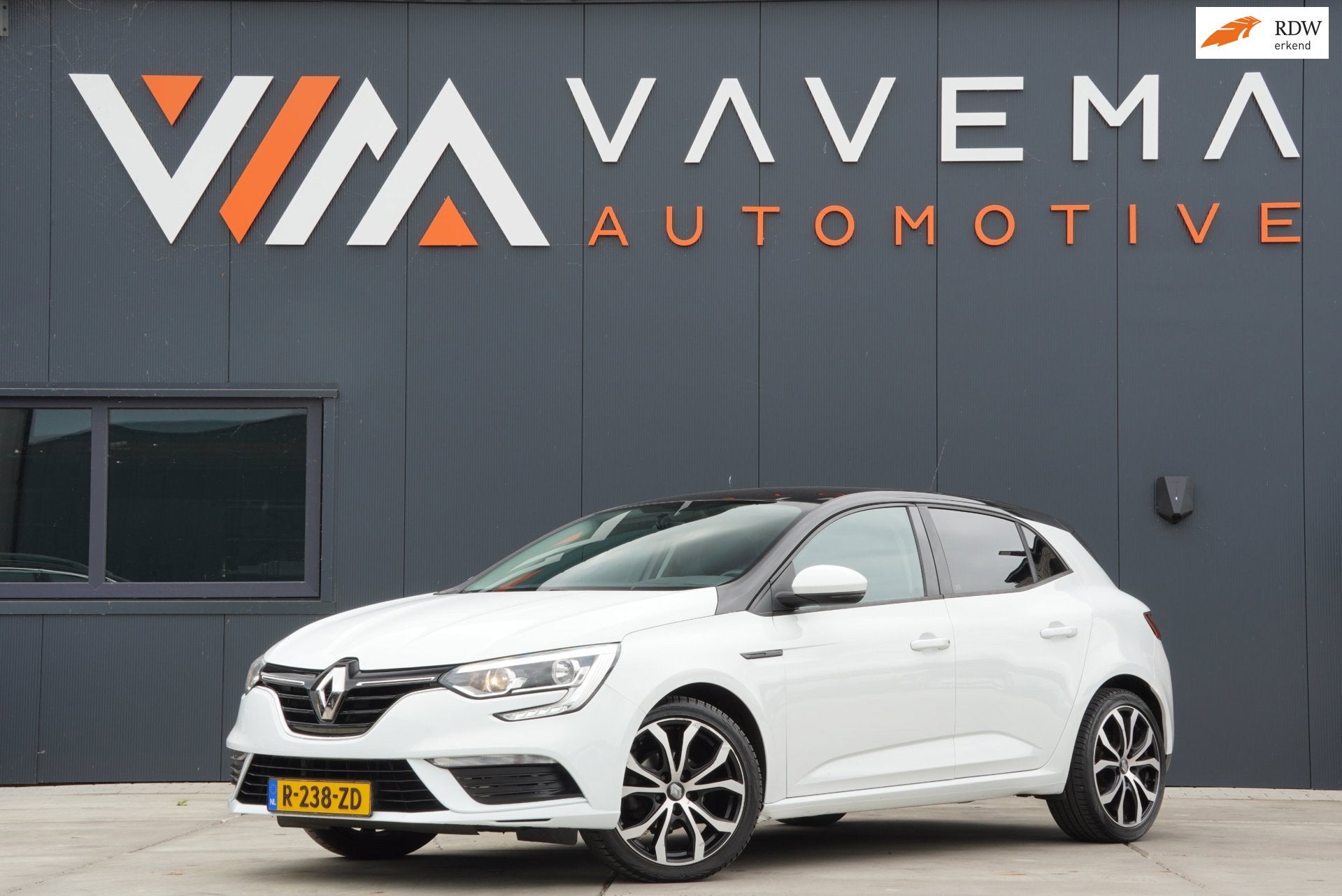 Renault Mégane 1.2 TCe Zen 2017 5 Deurs Airco Cruise contro, Auto's, Voorwielaandrijving, Gebruikt, 4 cilinders, 1650 kg