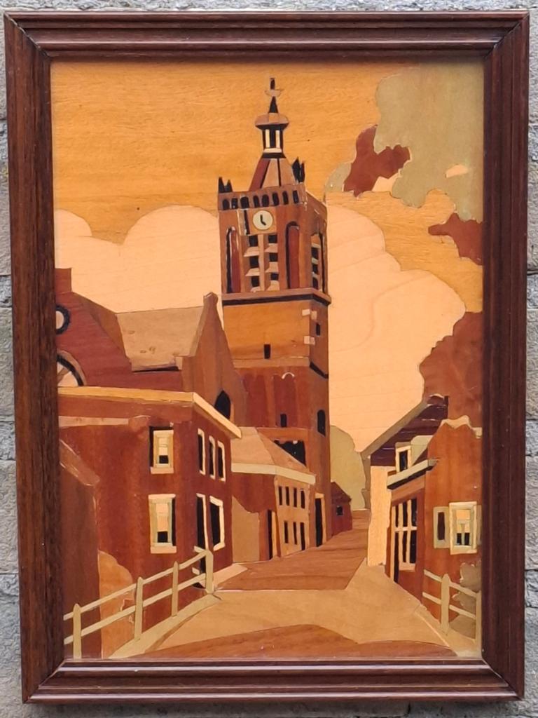 Intarsia.  Houtinleg.  Locatie? 22/29 cm., Hout, Meerkleurig, Zo goed als nieuw, 22 cm