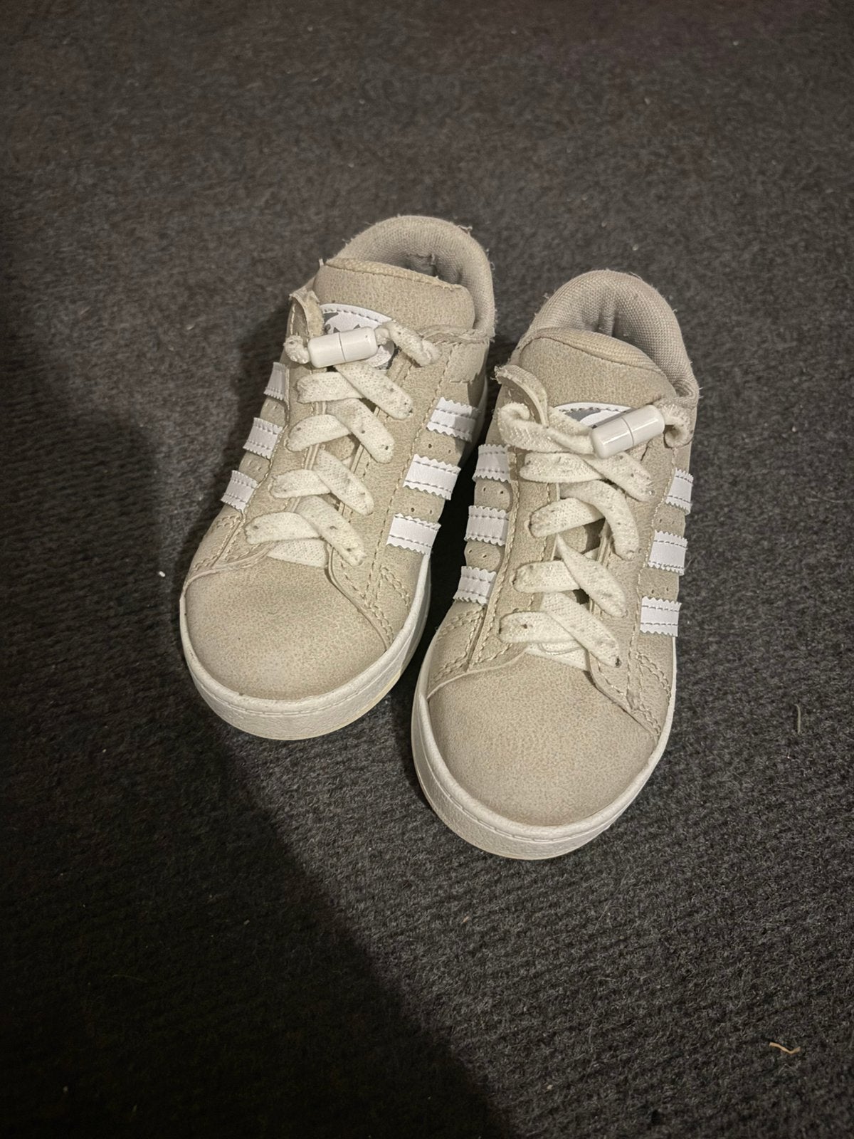 Peuter sneakers Adidas look a like, Jongetje of Meisje, Ophalen of Verzenden, Gebruikt, Schoentjes