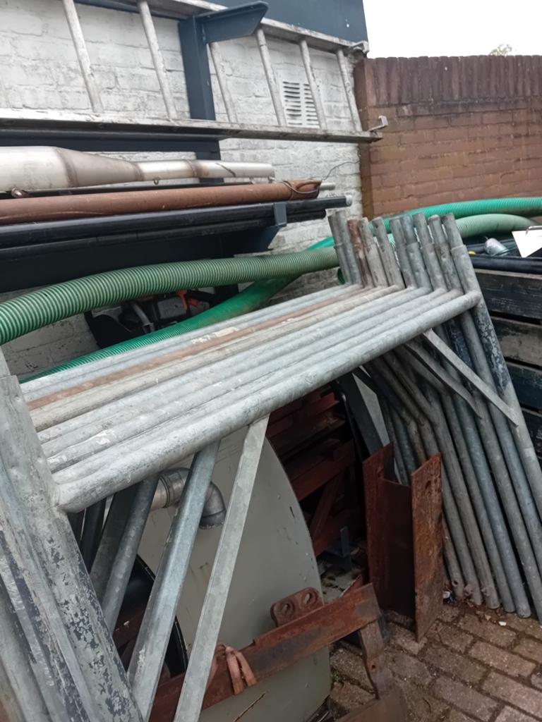 H-jukken en steigerbokken, Ophalen, Gebruikt, Overige typen, Minder dan 2 meter