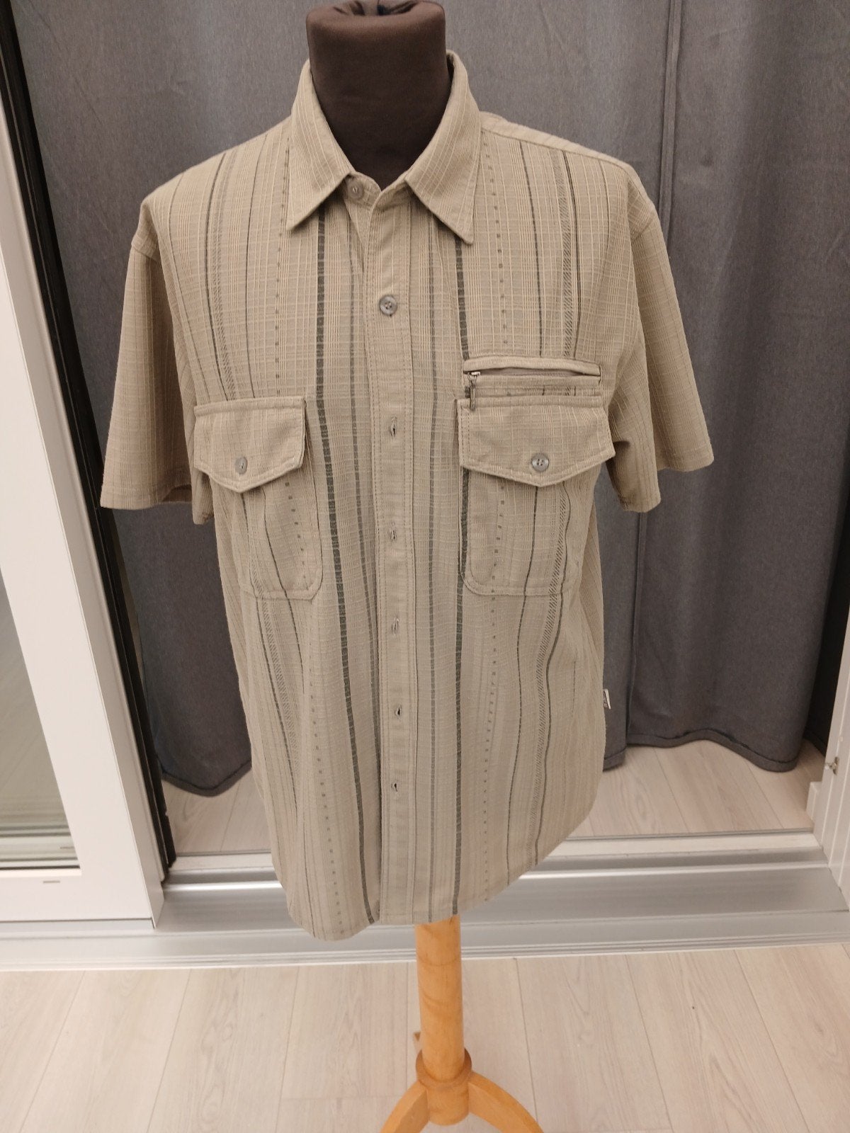 Sun Cai overhemd maat L - Beige met streepjes, Beige, Sun Cai, Ophalen of Verzenden, Halswijdte 41/42 (L)