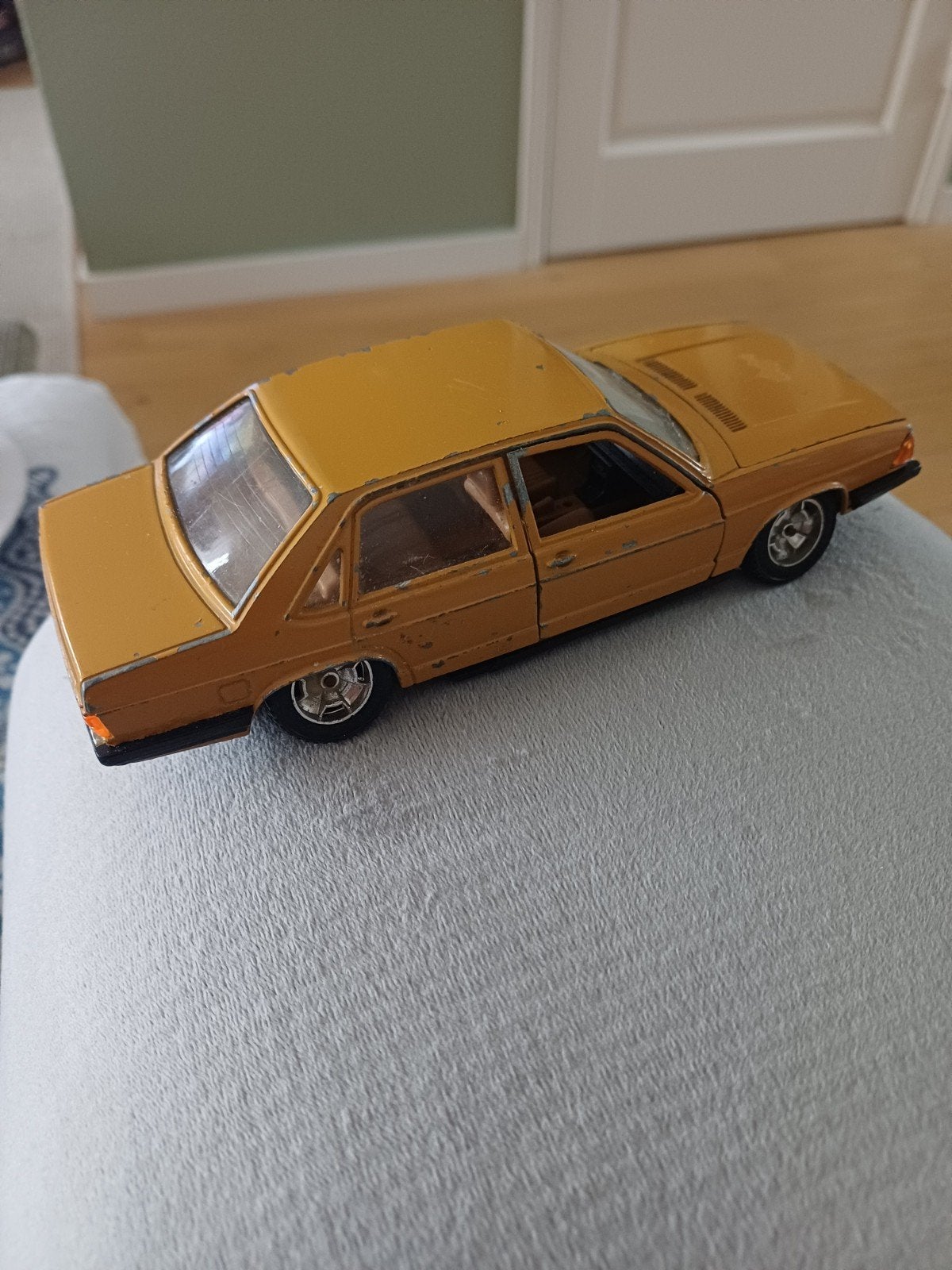 Mebetoys Audi 100 (nr. 6740) - Schaal 1:25, Ophalen of Verzenden