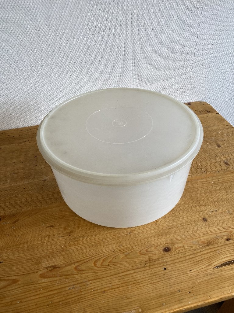 Grote Tupperware Voorraadbak ( doorsnee 32, hoogte 16 cm ), Ophalen of Verzenden, Gebruikt, Schaal