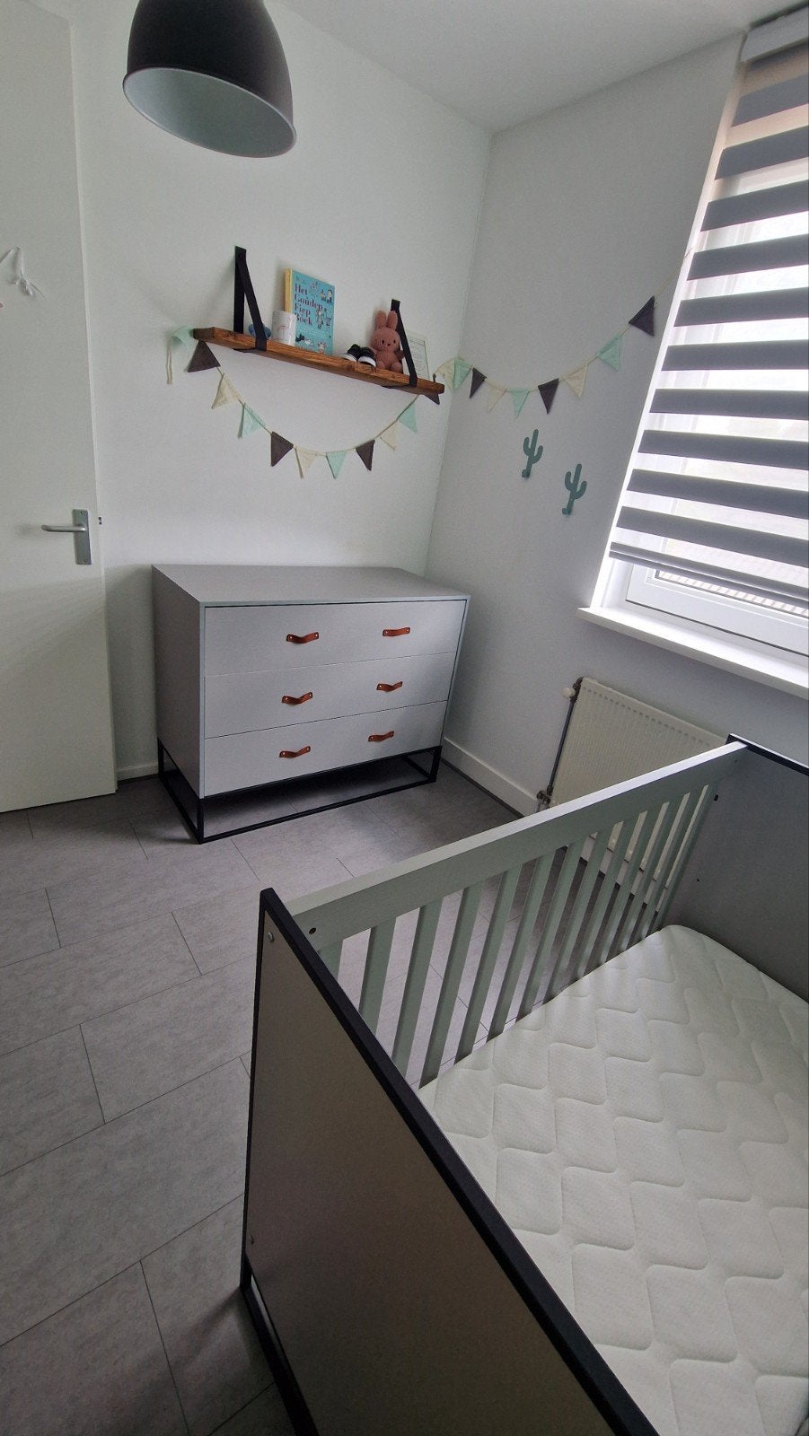 Complete babykamer incl. matras (2 ledikanten beschikbaar), Ophalen of Verzenden, Zo goed als nieuw, Jongetje of Meisje