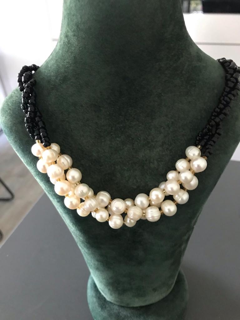 Heel mooi drie delig parelcollier, zoetwater parels, Ophalen of Verzenden, Steen of Mineraal