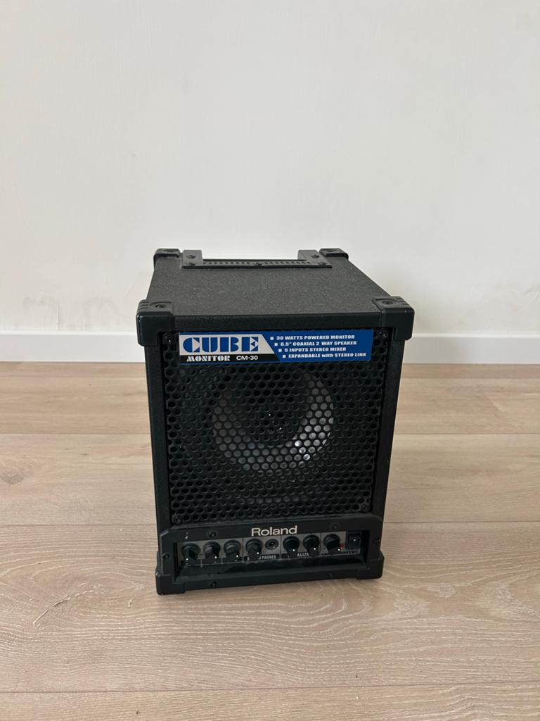 Roland Cube CM30 keyboard versterker - Compact en Veelzijdig, Ophalen, Zo goed als nieuw, Minder dan 500 watt, Keyboardversterker