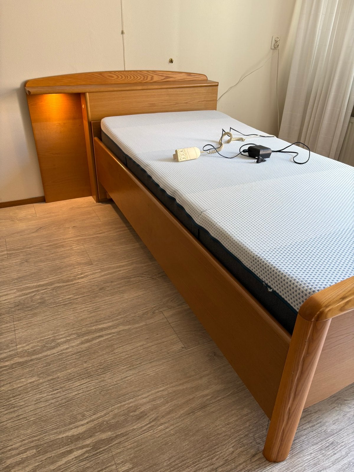 Hoog laag bed, Ophalen, Zo goed als nieuw, Eenpersoons