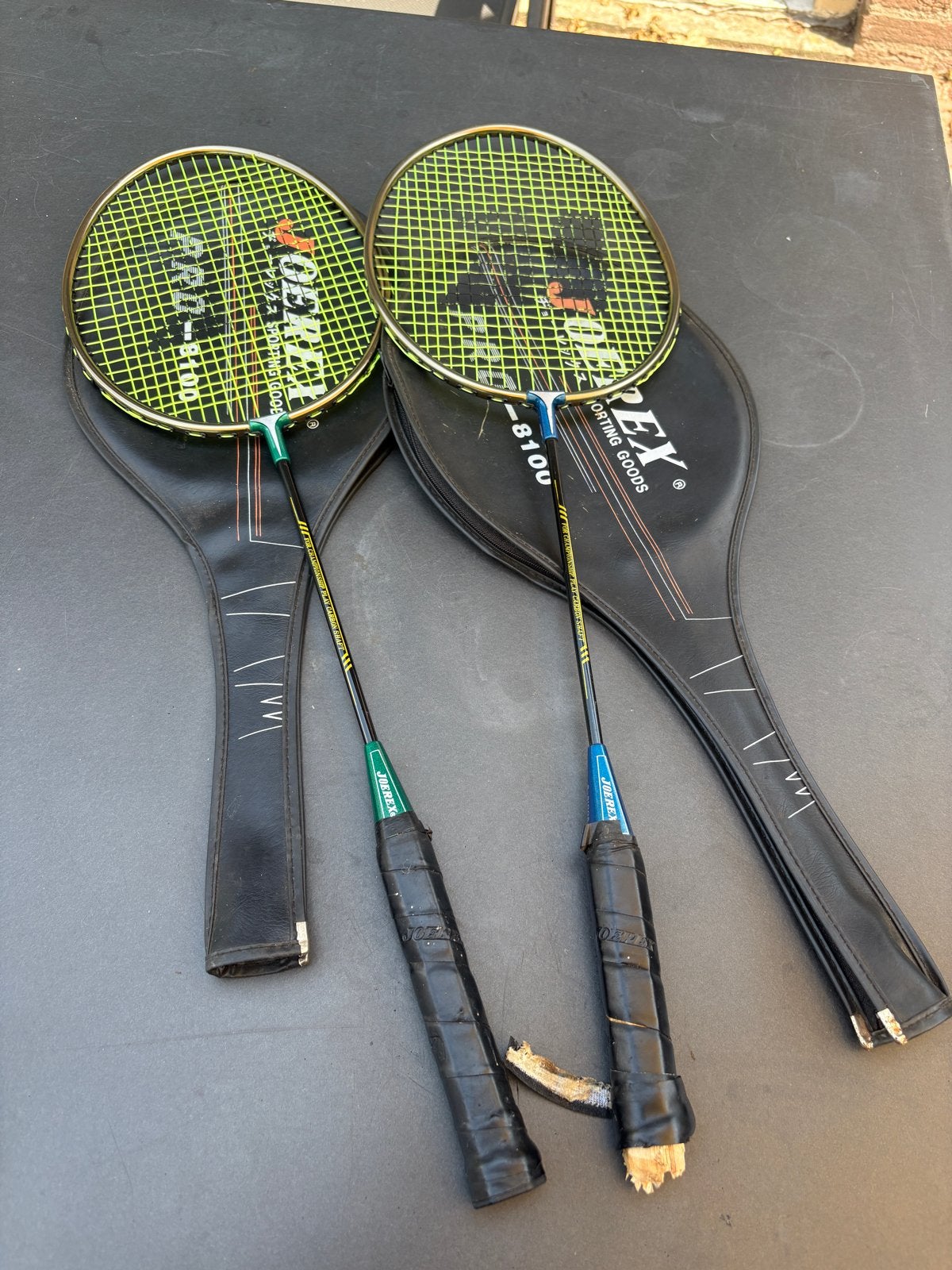 2 Joerex badminton rackets met beschadigd handvat, Ophalen of Verzenden, Gebruikt, Racket(s)