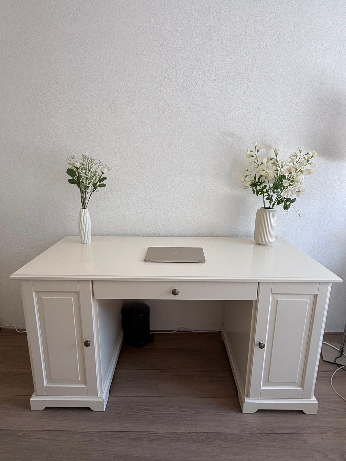 IKEA Hemnes Bureau Wit - 144x65x74 cm, Huis en Inrichting, Bureaus, Ophalen, Opbergruimte, Gebruikt, Hout
