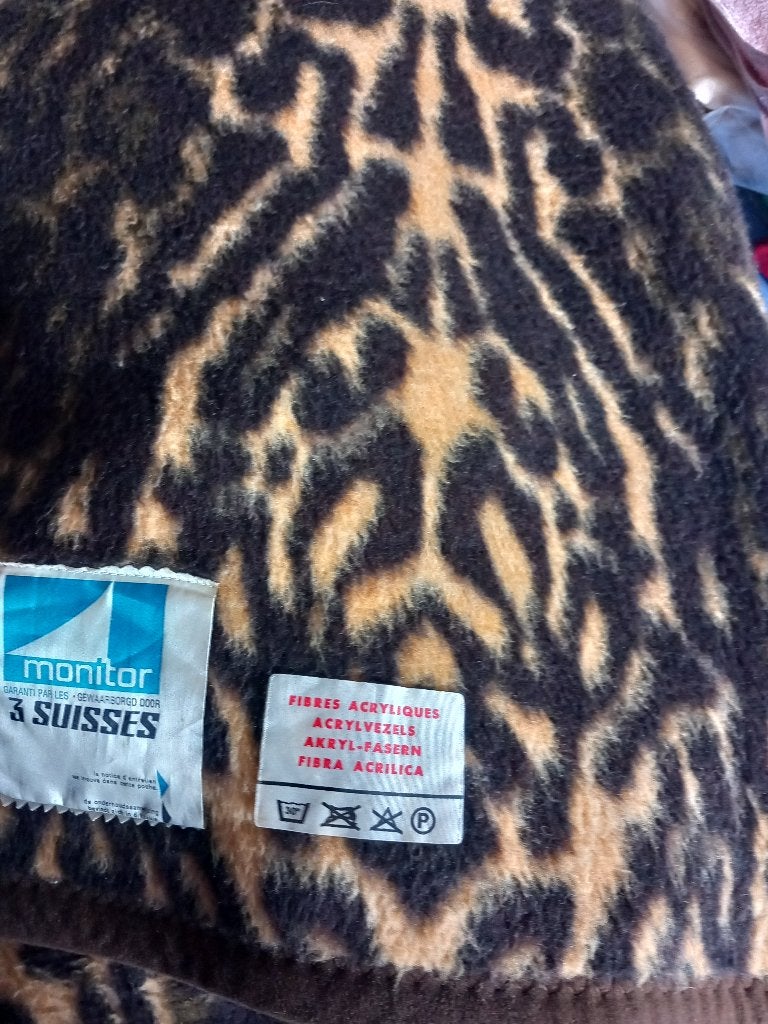 Warm bruin deken of sprei voor 1 persoonsbed, Eenpersoons, Bruin, Overige materialen, Ophalen of Verzenden