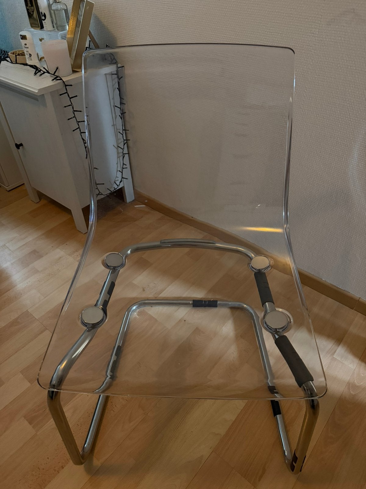 doorzichtige stoel IKEA, Ophalen, Eén