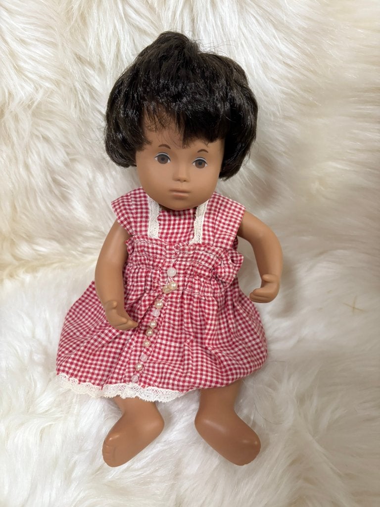 Sasha baby donker haar, Verzamelen, Poppen, Ophalen of Verzenden, Gebruikt, Babypop