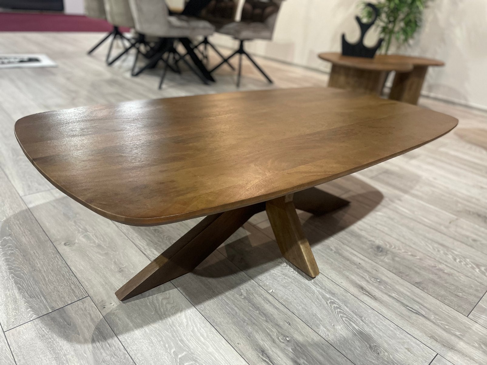 LEEGVERKOOP SALONTAFEL MANGO HOUTEN ONDERSTEL 239 VOORRAAD, Bruin, Nieuw, Ophalen of Verzenden, Modern
