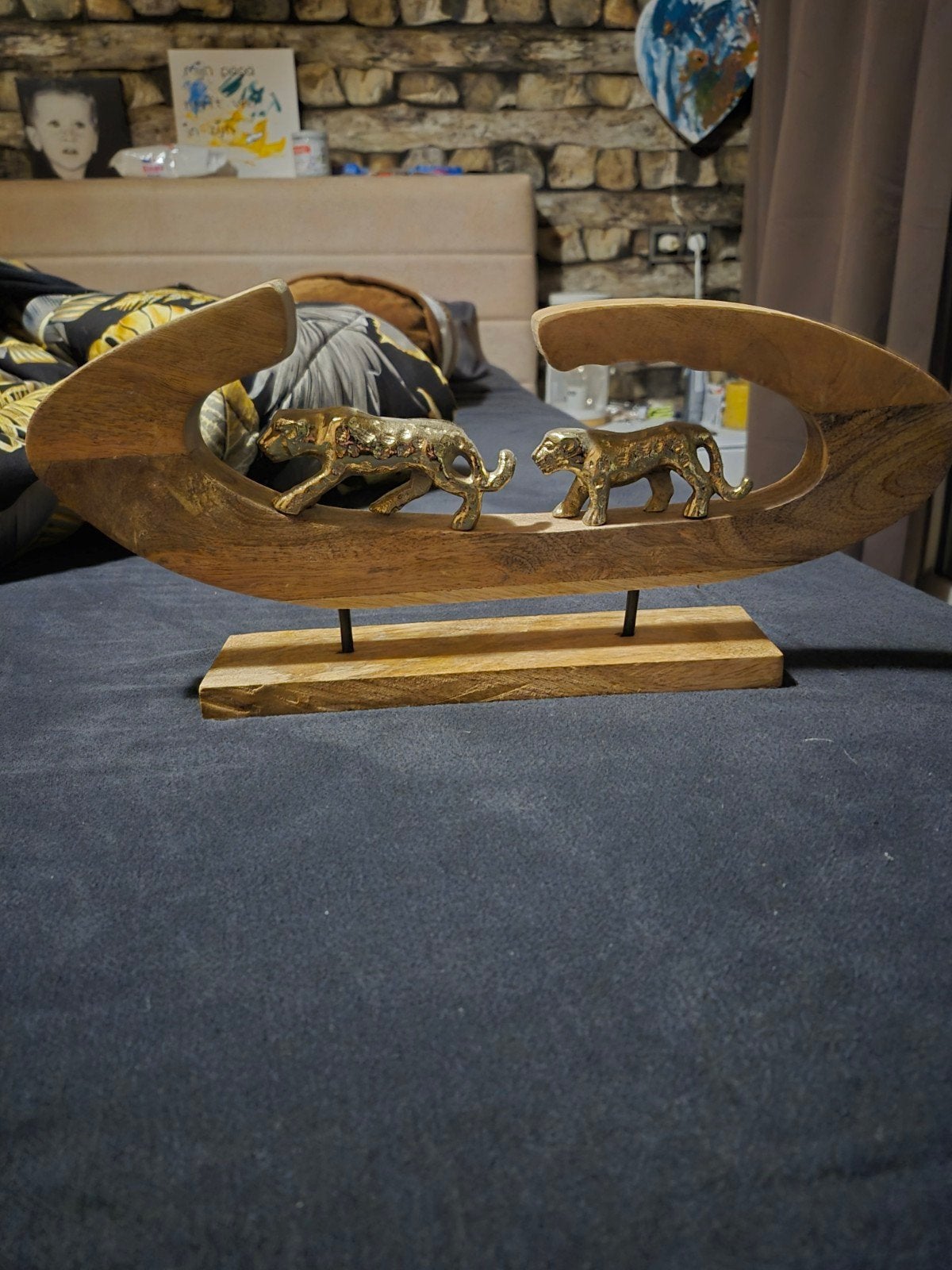 Decoratief beeld met twee gouden panters op houten voet, Hout, Ophalen of Verzenden, Zo goed als nieuw, Goud