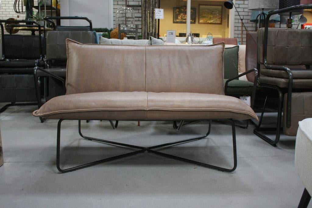 Leuke luxe 2-zits bank EARL Jess design metaal & leer, Huis en Inrichting, Fauteuils, Ophalen, Gebruikt, Leer, 75 tot 100 cm