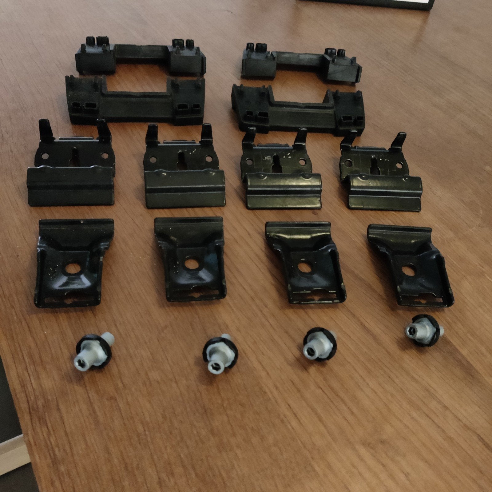 Thule Kit 186022 Flush Rail montagekit dakdragersysteem, Auto diversen, Dakdragers, Ophalen of Verzenden, Zo goed als nieuw