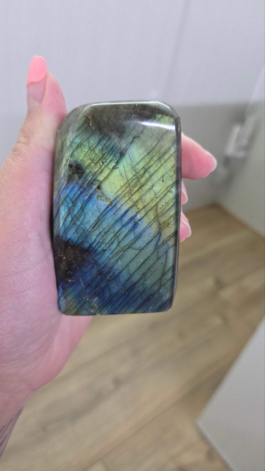 Prachtige Labradoriet Freeform - 225 gram, 8 x 4,5 cm, Verzamelen, Ophalen of Verzenden