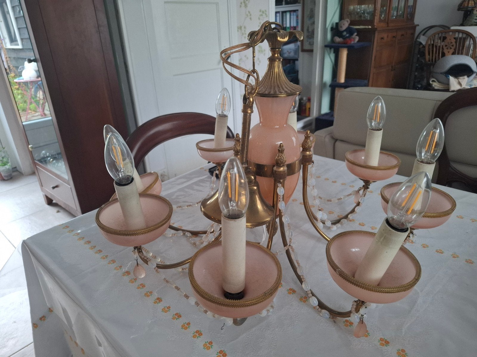 Vintage Kroonluchter met Roze Glazen en Kralen, Ophalen