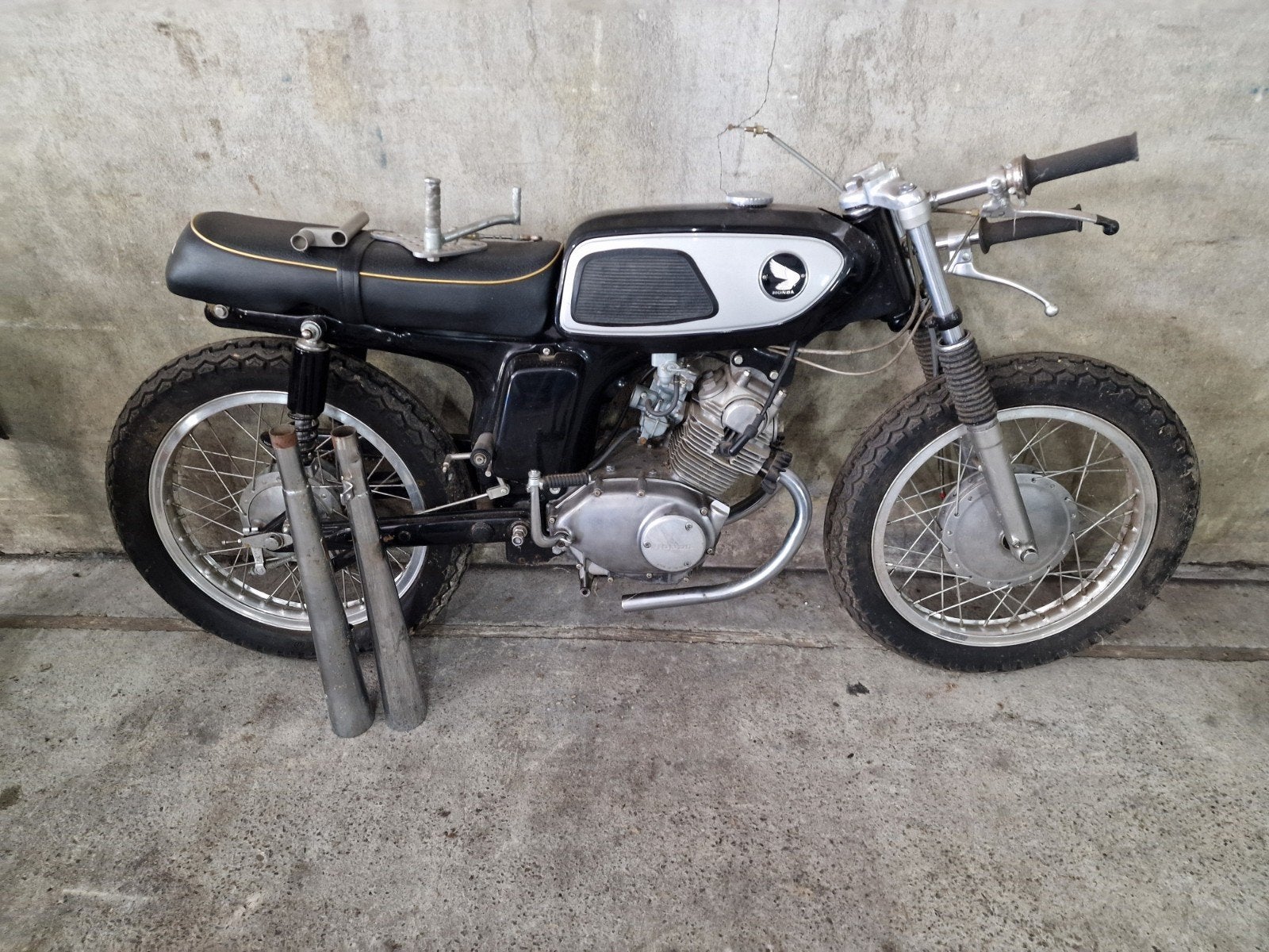 Honda SS125 Caferacer, prachtig gespoten. Nog afbouwen!, Fietsen en Brommers, Ophalen, Zo goed als nieuw, Overige modellen