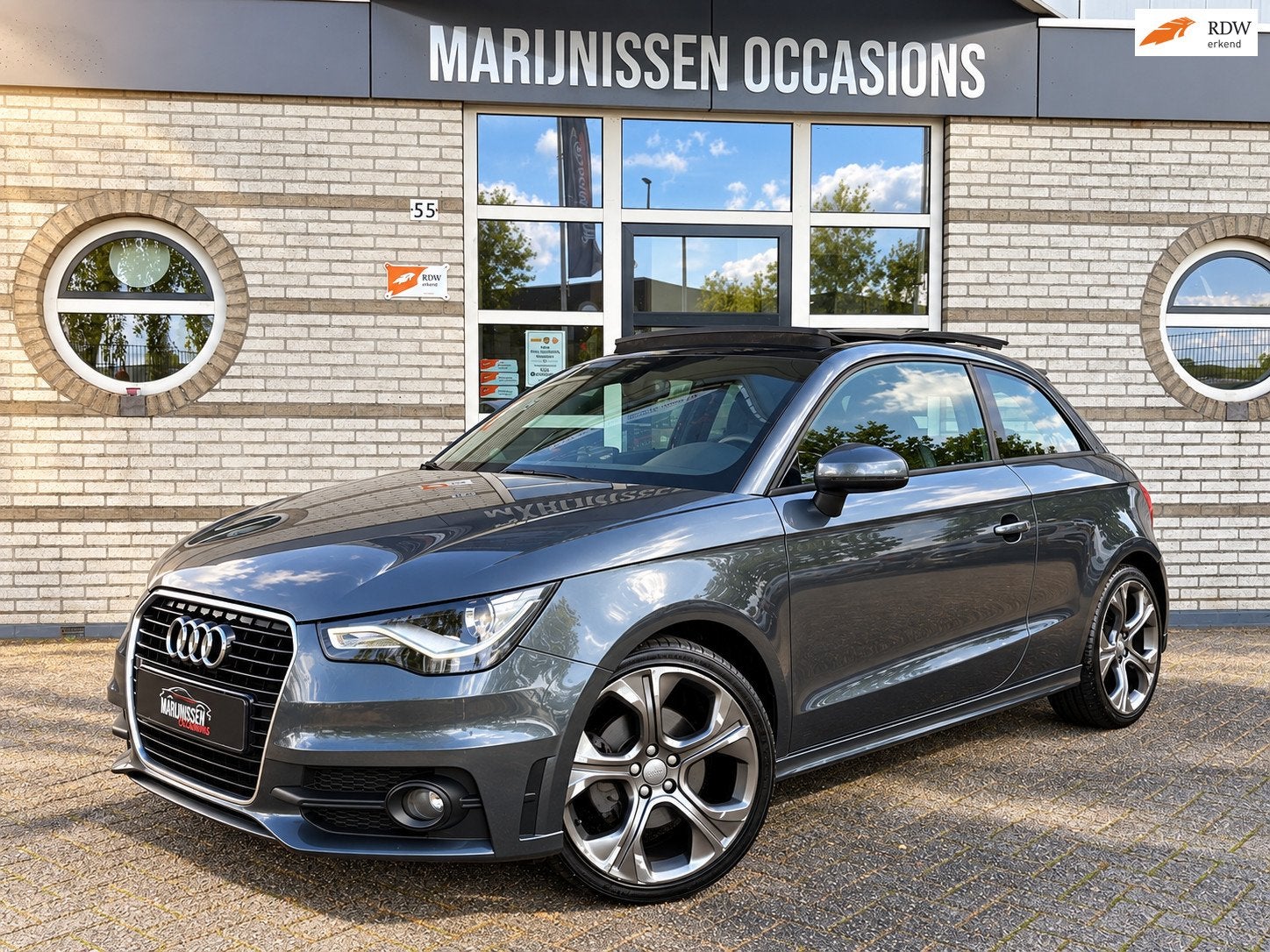 Audi A1 1.4 TFSI 3xS-Line SportPakket |Pano|SchaalStoelen|, Auto's, Zwart, 4 cilinders, 4 stoelen, Leder en Stof