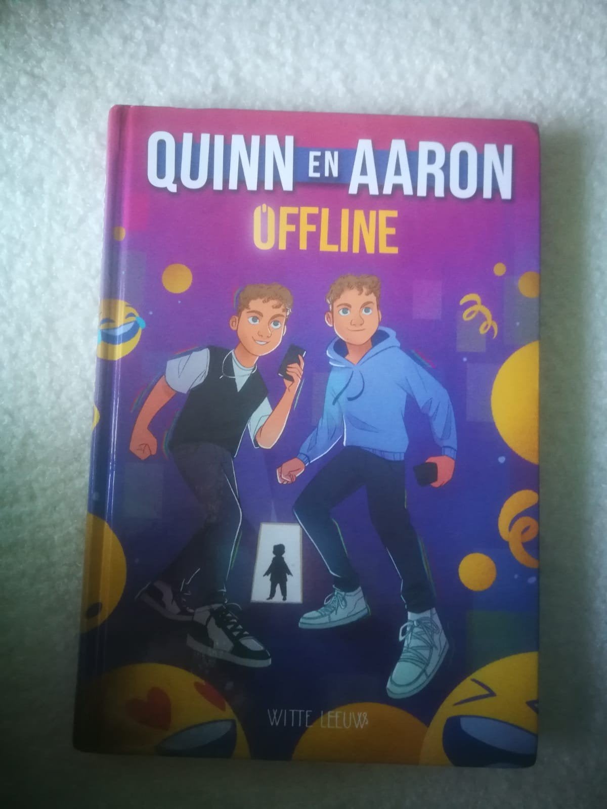 Quinn en Aaron Offline - Een keer gelezen, Boeken, Ophalen of Verzenden, Gelezen, Quinn en Aaron Bezemer, Fictie