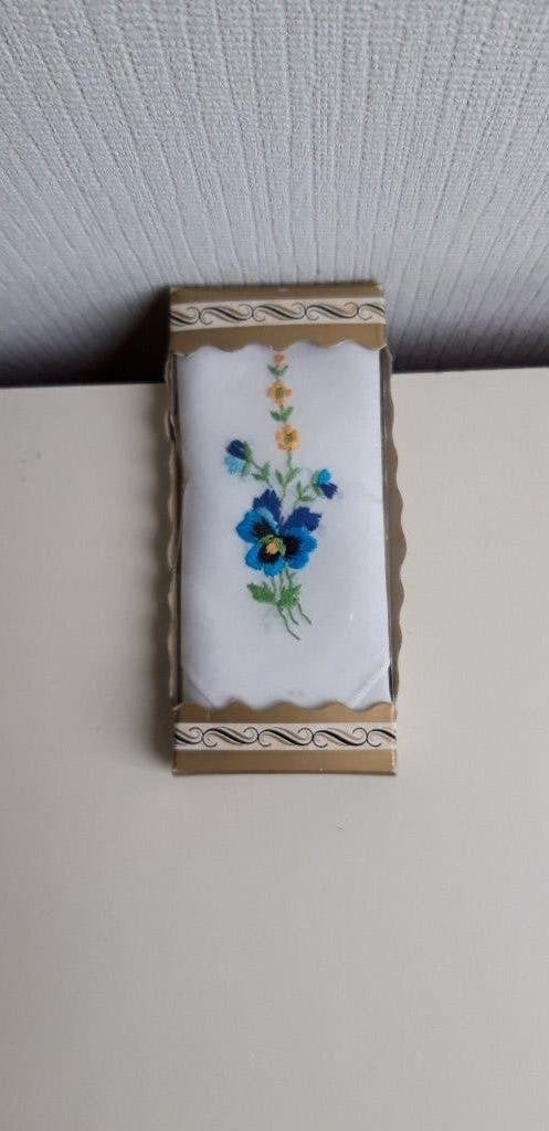 Nieuw leuk zakdoekje in verpakking, Ophalen of Verzenden