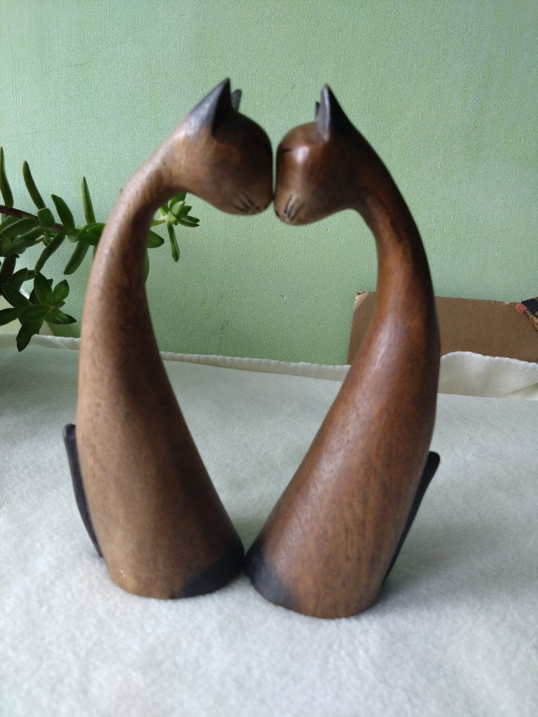 Set van 2 houten katten figuren - decoratief, vintage, Ophalen of Verzenden, Gebruikt, Dier