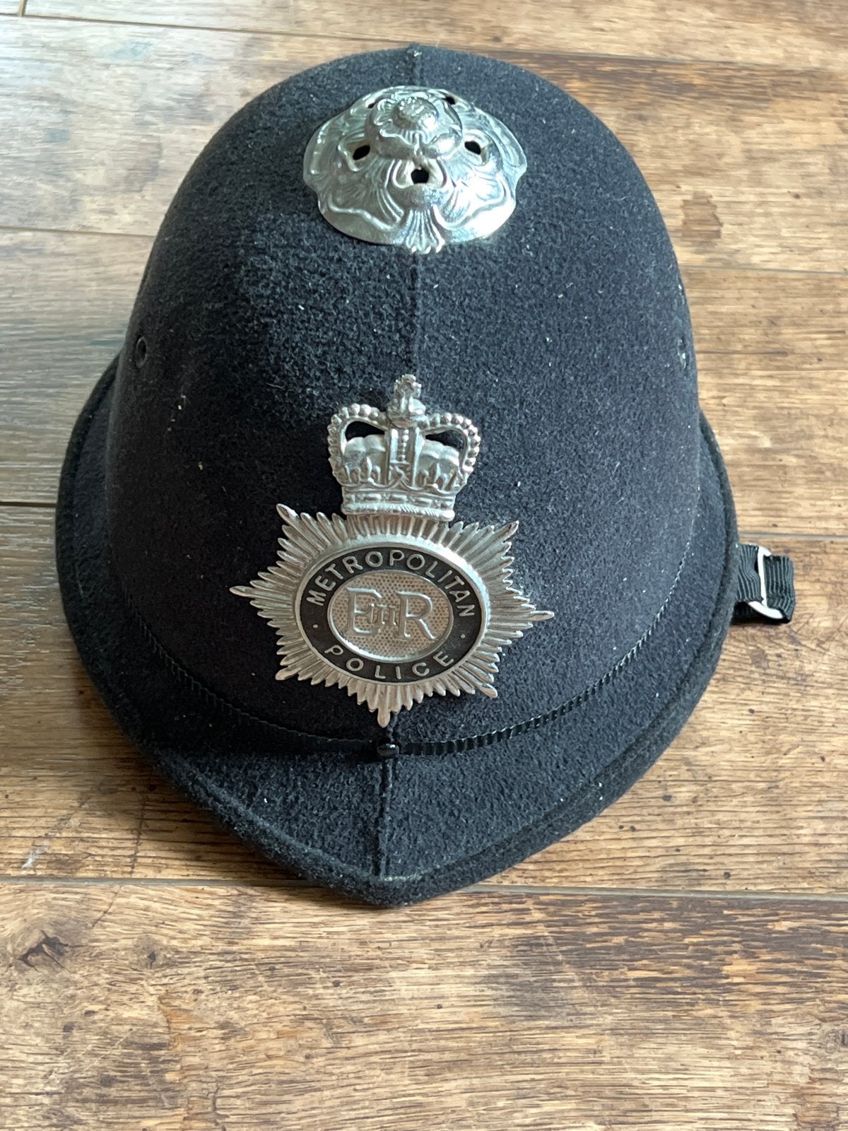 Vintage Britse Metropolitan Police Helm, Ophalen of Verzenden, Overige soorten, Engeland, Helm of Baret