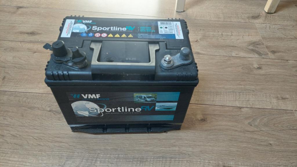 VMF Sportline RV accu 75Ah, accubak &lader. Voor boot/camper, Ophalen, Gebruikt, Motor en Techniek, Zeilboot of Motorboot