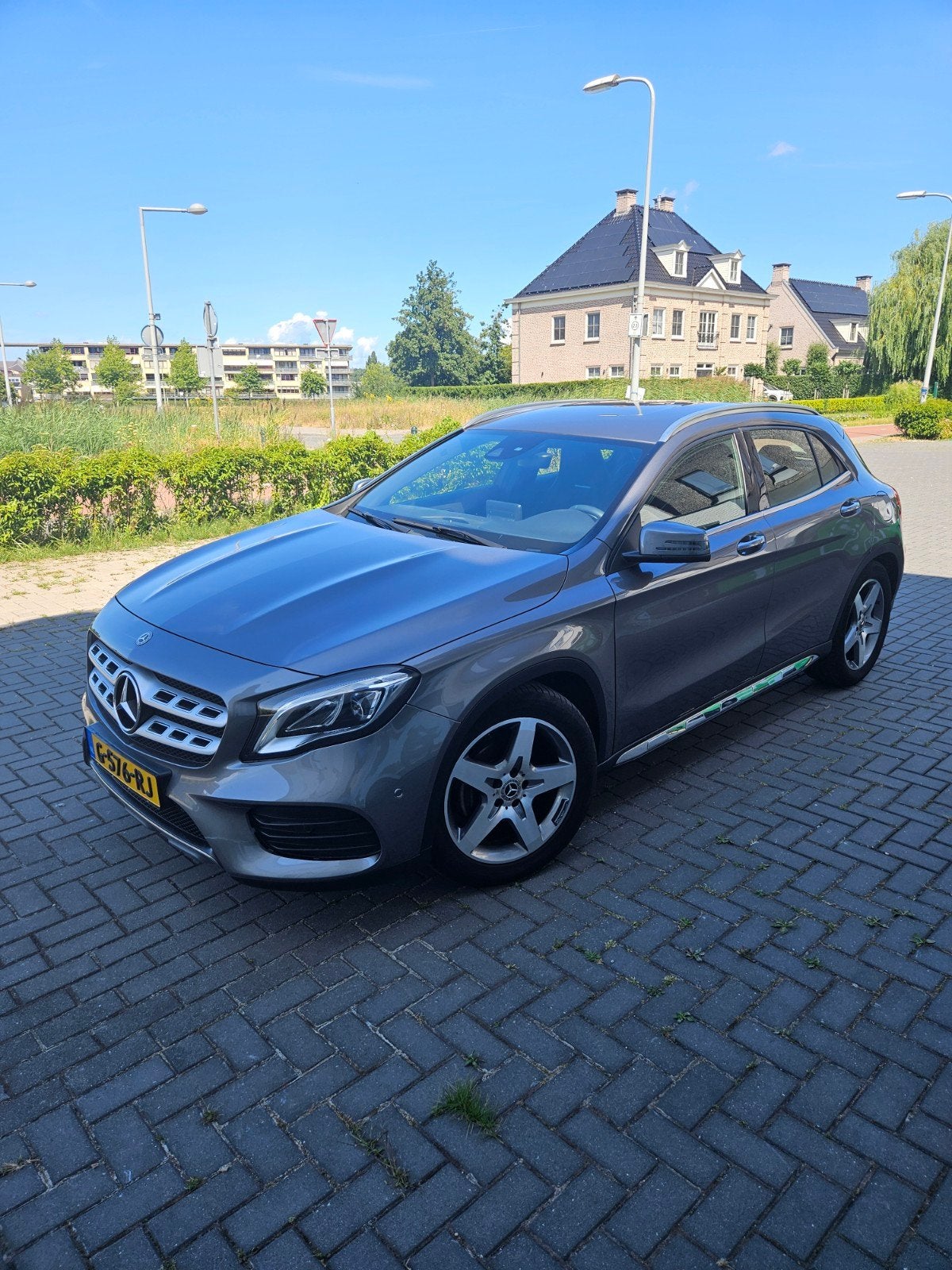 Mercedes-Benz GLA 180 122pk 7G-DCT 2019 Grijs, 4 cilinders, 715 kg, 122 pk, 1200 kg