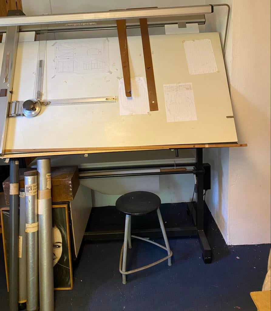 Isis tekentafel met verlichting en linealen, Ophalen, Gebruikt, 150 tot 170 cm, Verlichting