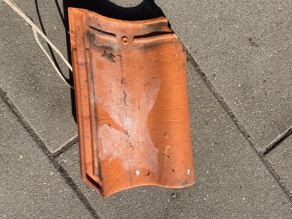 Gratis dakpannen en nokvorsten, Ophalen, Steen of Klei, Zo goed als nieuw, Minder dan 5 m²