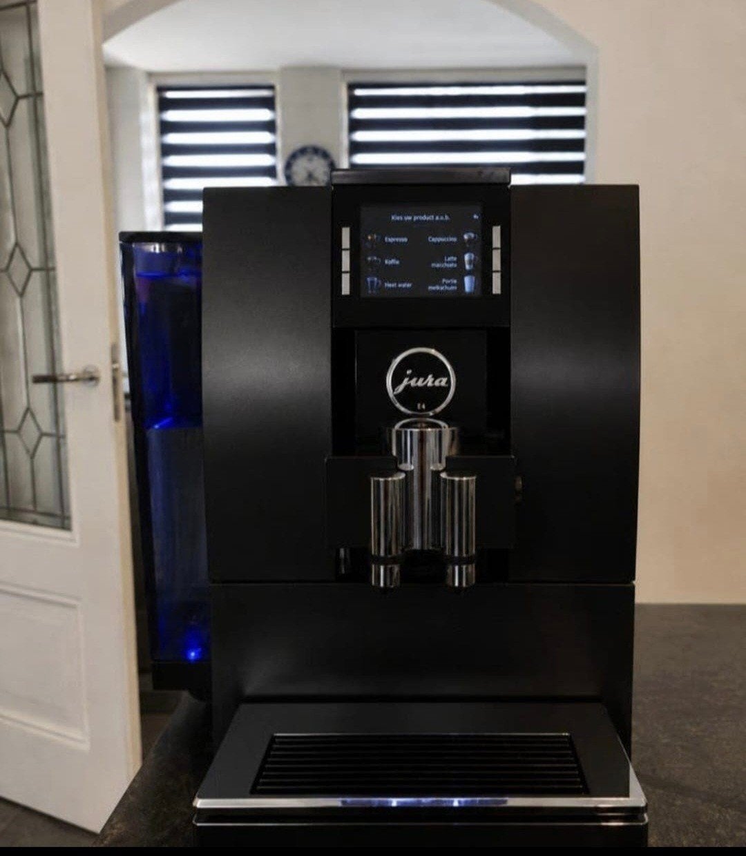 Jura Z6  Black Edition Volautomaat Refurbished met Garanti, Ophalen, Afneembaar waterreservoir, Info@jura.com, Kaffeewelt AG, Kaffeestrasse 1, 4626 Niederbuchsiten, Zwitserland