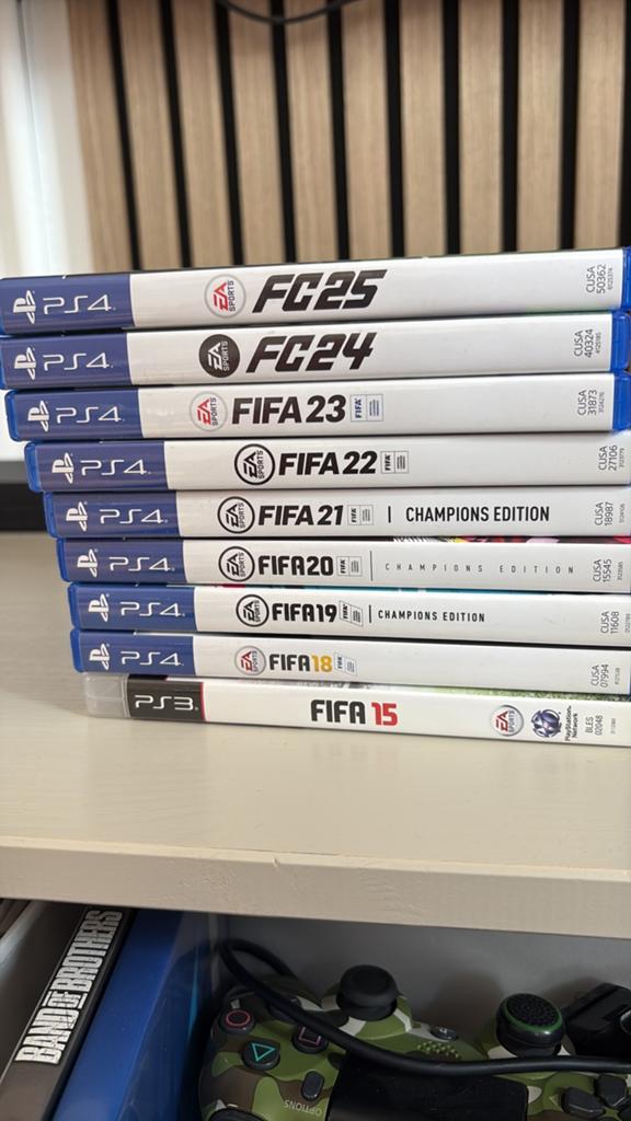 Fifa Playstation games meerdere jaartallen, Ophalen of Verzenden, Zo goed als nieuw, Sport, 3 spelers of meer