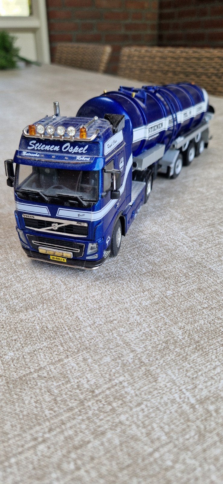 Volvo vrachtwagen met tankoplegger, Ophalen of Verzenden, Nieuw, Bus of Vrachtwagen