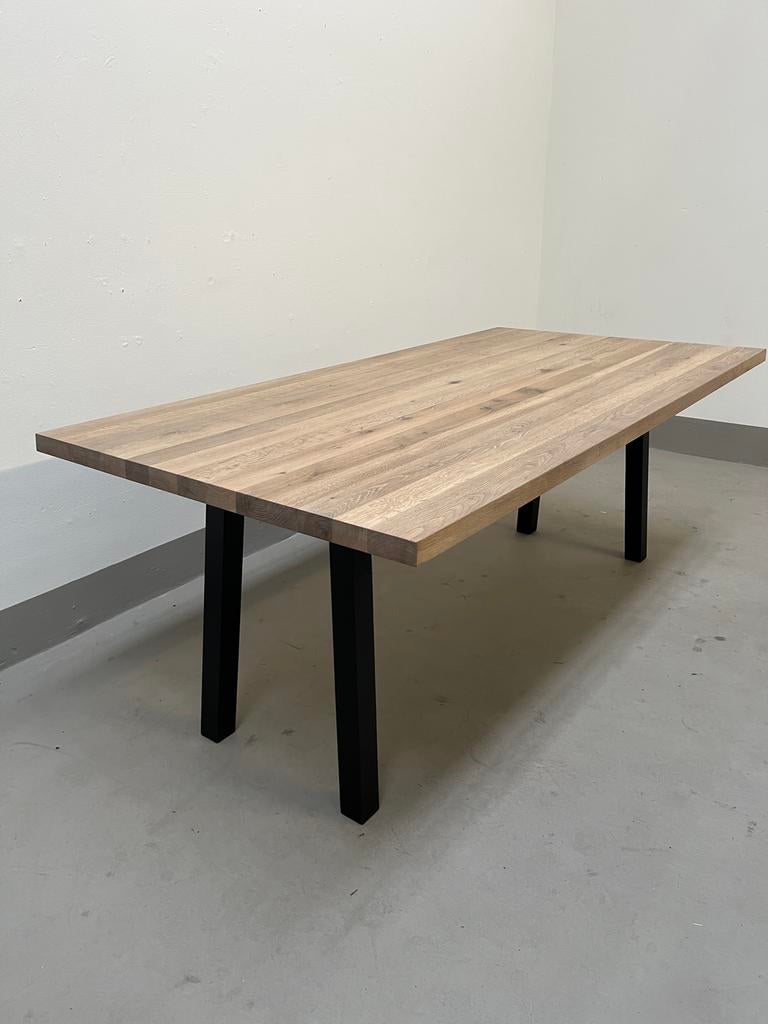 Wybe eettafel van Pilat & Pilat, Ophalen of Verzenden, Zo goed als nieuw