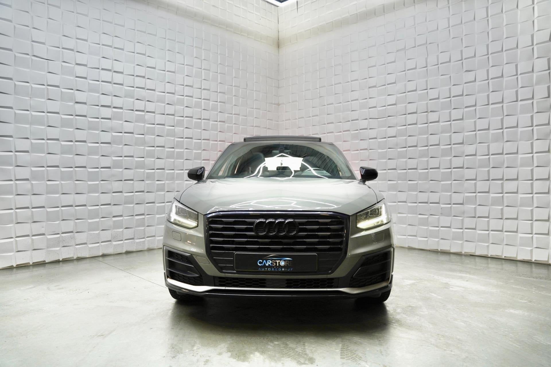 Audi Q2 1.4 TFSI CoD 2x S LINE PANO VIRTUAL NARDO GREY NAP, 4 cilinders, 150 pk, SUV of Terreinwagen, 66 €/maand