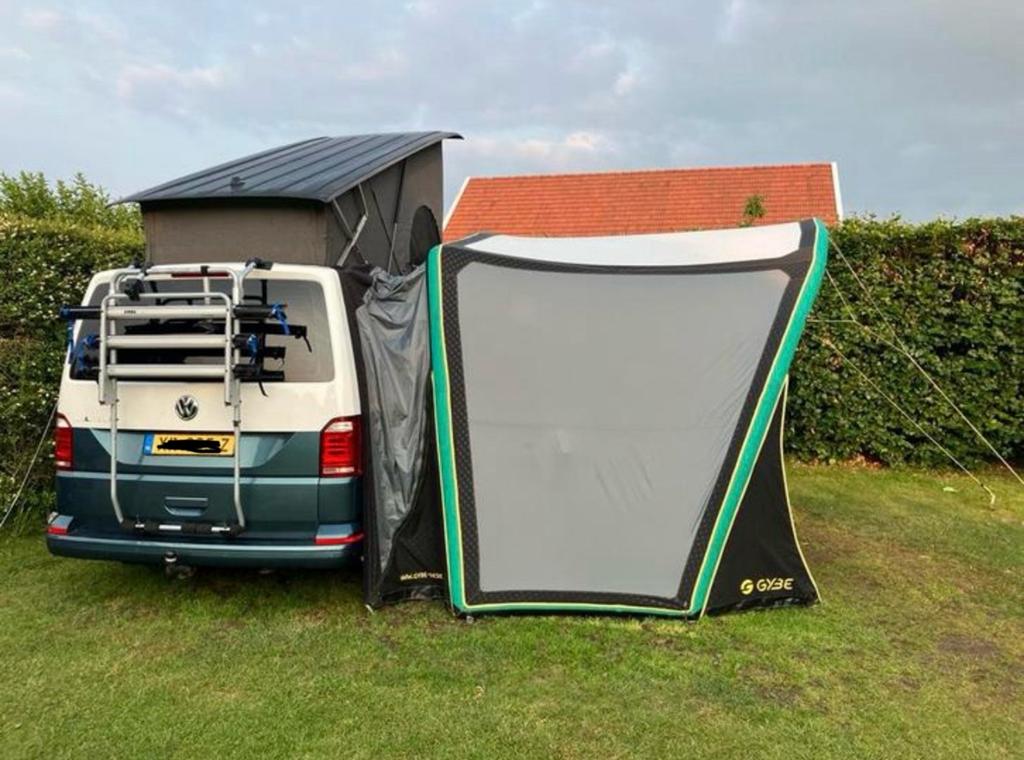 Opblaasbare bustent/campertent GYBE vw t5 etc, Ophalen, Zo goed als nieuw, Tot en met 2