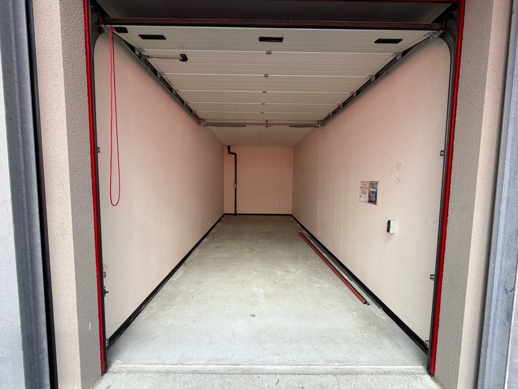 NIEUWBOUW GARAGEBOXEN/BEDRIJFSRUIMTE TE HUUR IN VOORBURG., 23 m², Huur, Bedrijfsruimte